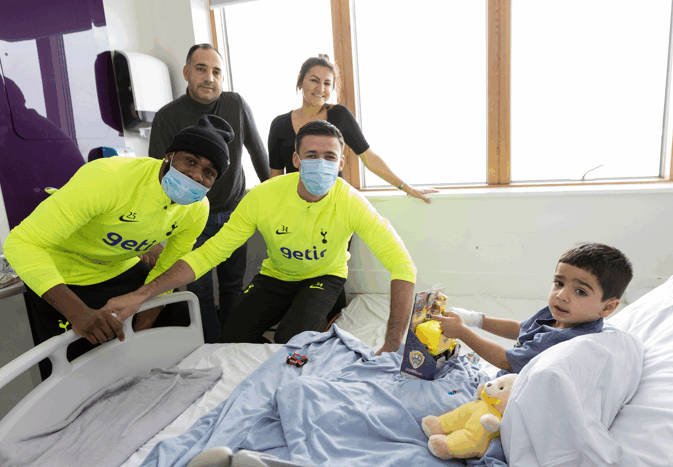 Tottenham Hotspur players deliver Christmas surprise to young patients